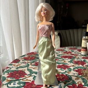 Elegant Pink and Green Women's Skirt